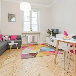 Apartamento Delightful New Town Square